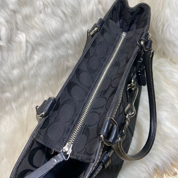 Coach Bag - Picture 9 of 12